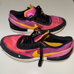 Nike Youth Pink and Black Dynamic Sneakers Size:7Y